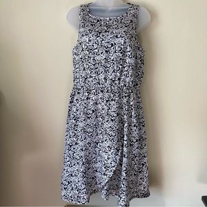 Charming Charlie Floral Tulip Hem Dress NWT Women’s Size Medium White Black